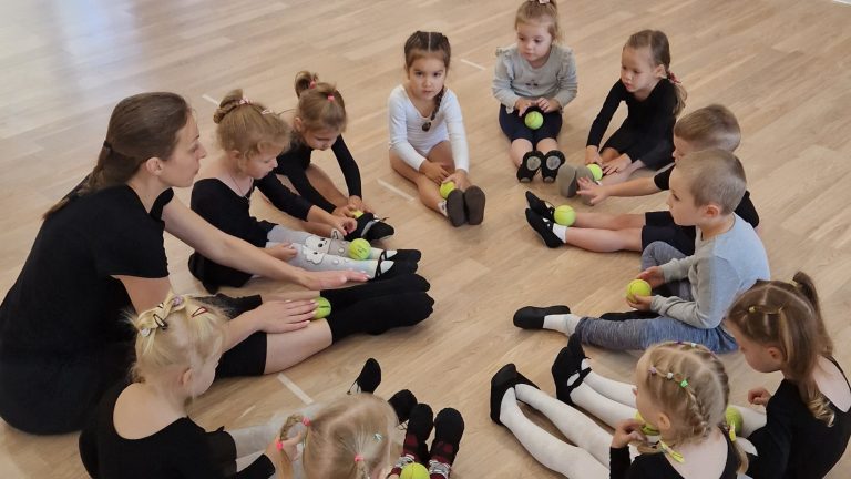 Занятия с мячиками