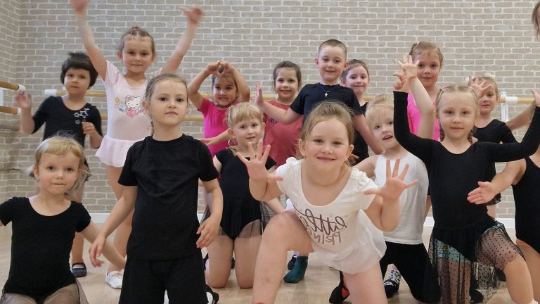 Все вместе после урока танца