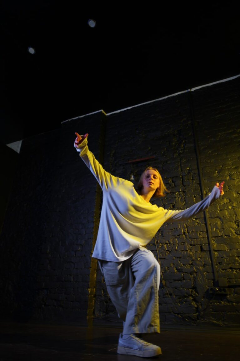 Грув - руки в стороны