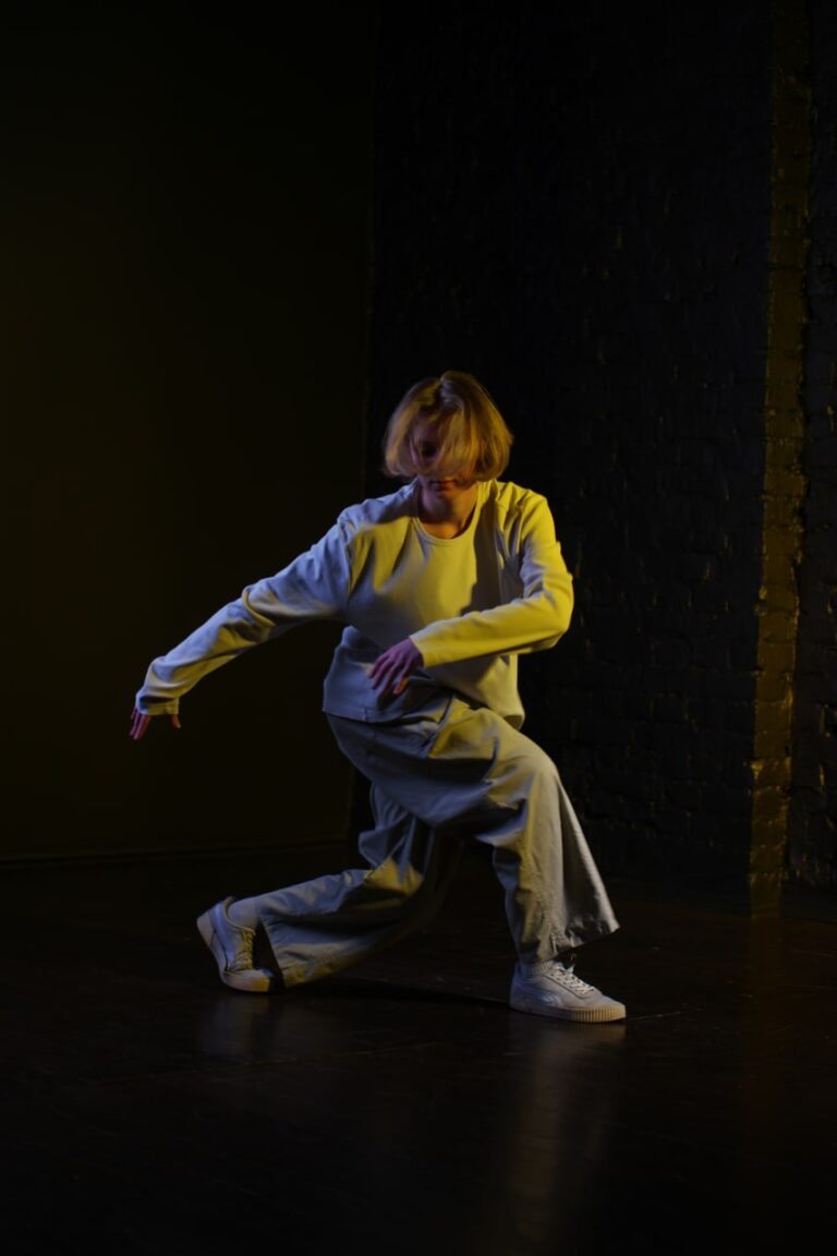 Выпад со скруткой