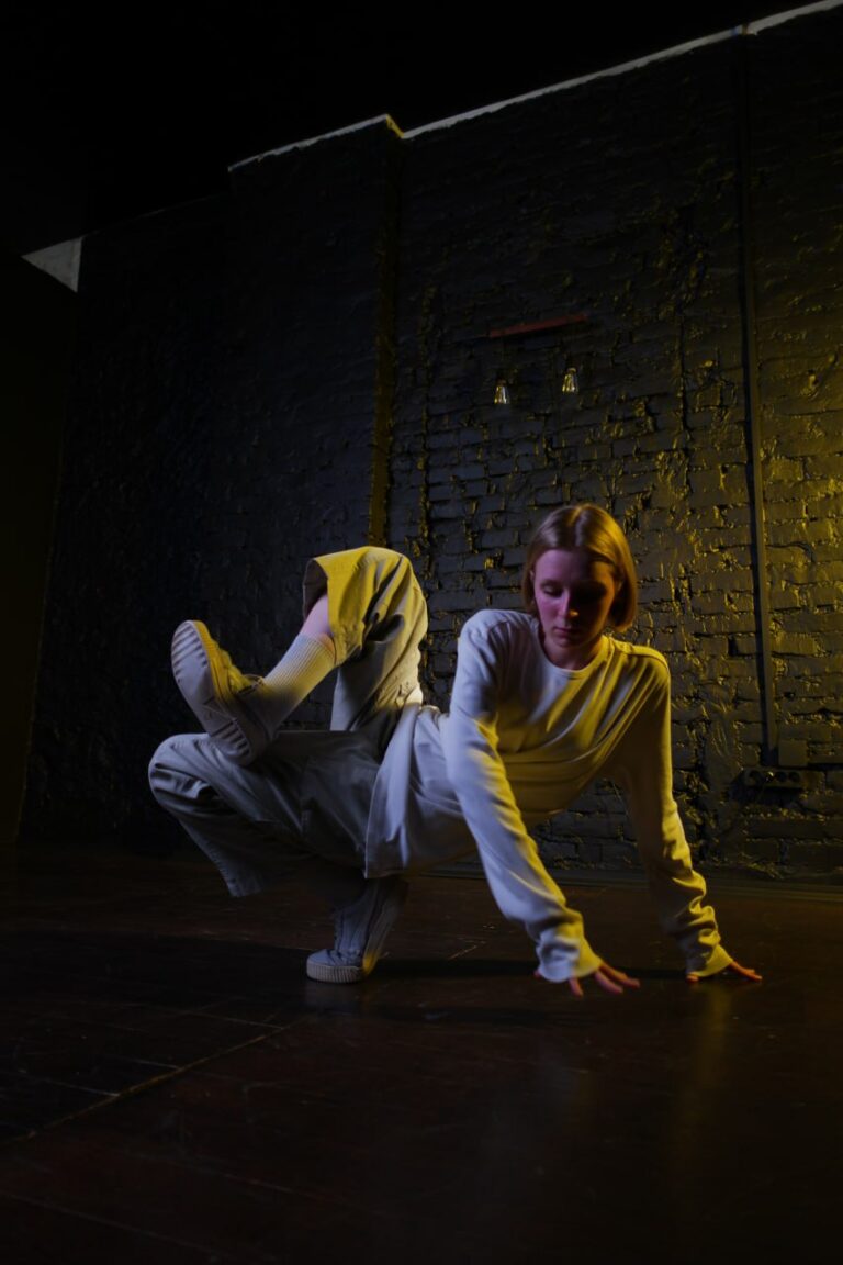 Прикольная поза в хип-хопе