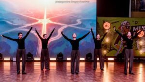 Студия танца "Большая медведица" на конкурсе с танцем "Подскажи куда идти"