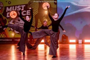 Современная хореография для подростков в студии "Большая медведица"