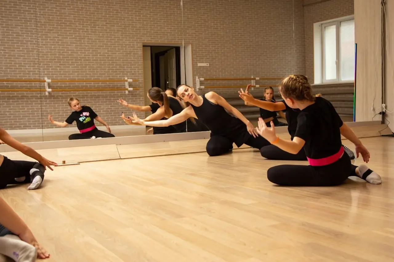 contemporary dance в студии танца "Большая медведица"