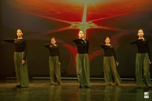 Юниоры - концертный состав студии танца "Большая медведица"